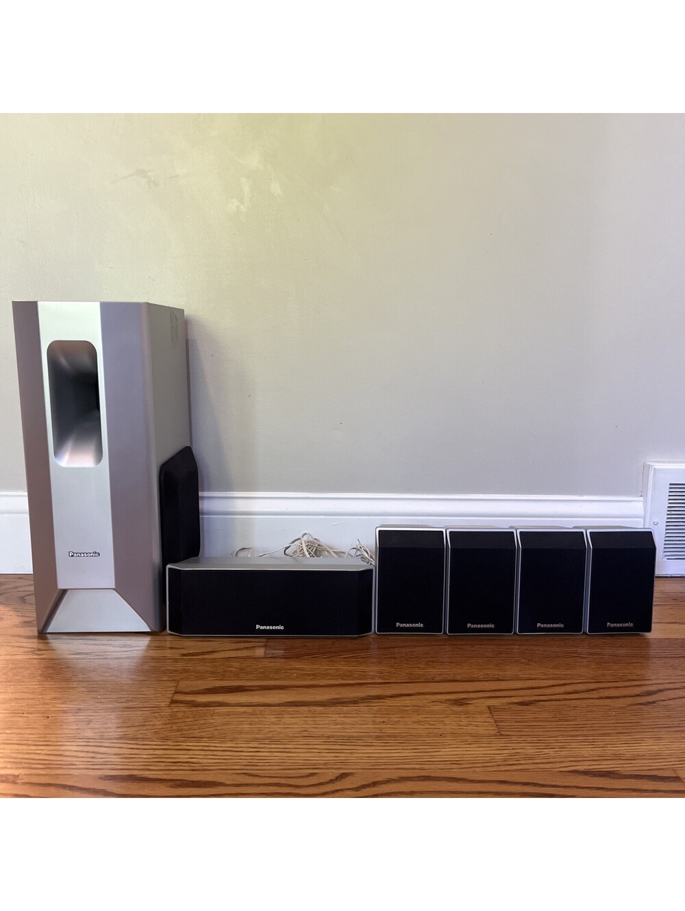 Set of 6 Panasonic Speakers Sub SB-HW750, w/ SB-HC750 & SB-HF650